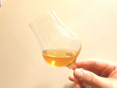 ウイスキーにテイスティンググラス　飲み方　安い　蓋付き　シングルモルト　コップ